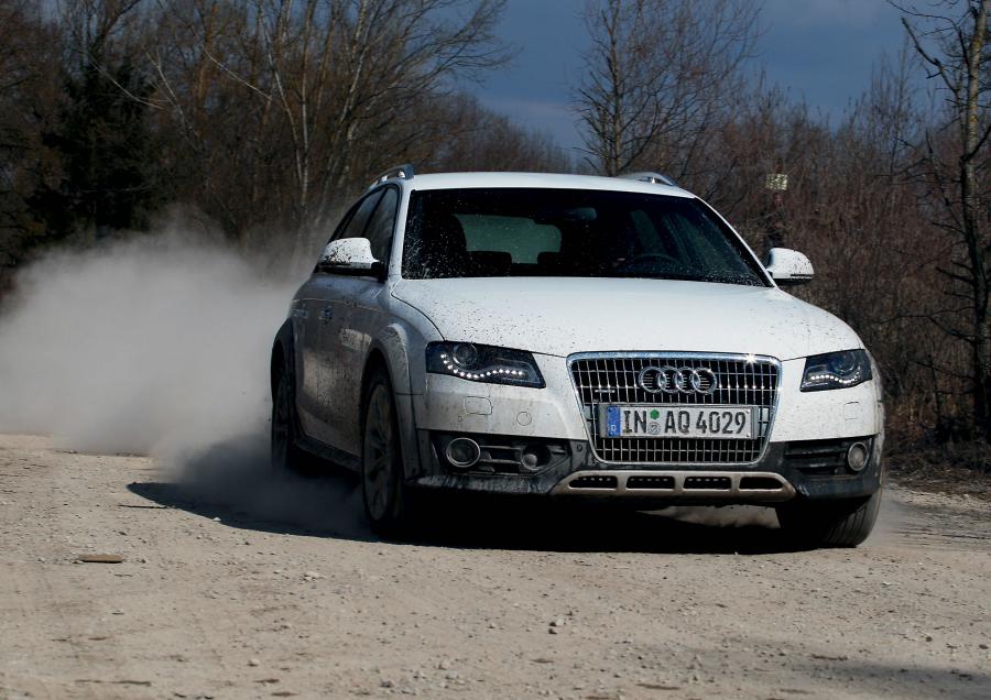  Audi A4 Allroad 3.0 TDI Quattro (B8, 8K) 2009 года  (фото 10 из 31)